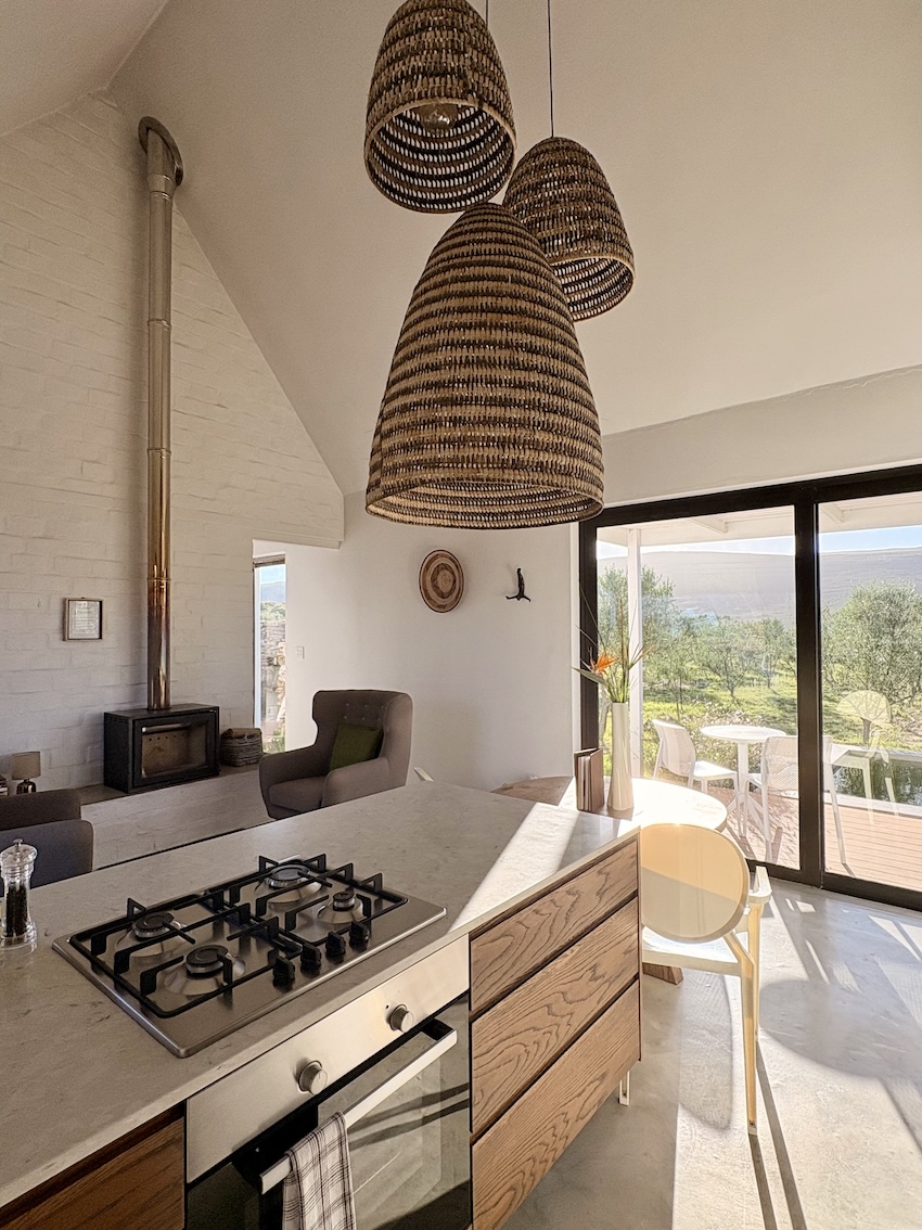 Fairy Flycatcher kitchen